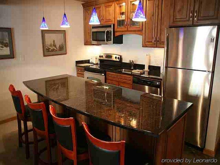 Lift One - Mountain-Side, 1 Bedroom, Stylish Remodel With View Of Aspen Mountain Restaurante foto